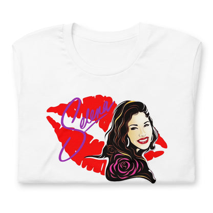 Playera de Selena Kiss ,Descubre calidad excepcional y estampados duraderos. Encuentra estilo y orgullo en cada prenda. Compre en LOSMIOS!