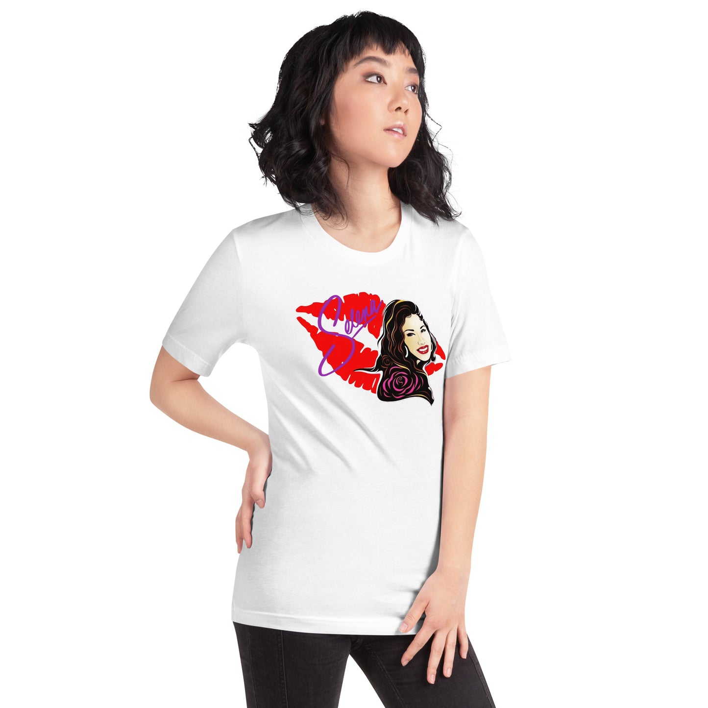 Playera de Selena Kiss ,Descubre calidad excepcional y estampados duraderos. Encuentra estilo y orgullo en cada prenda. Compre en LOSMIOS!