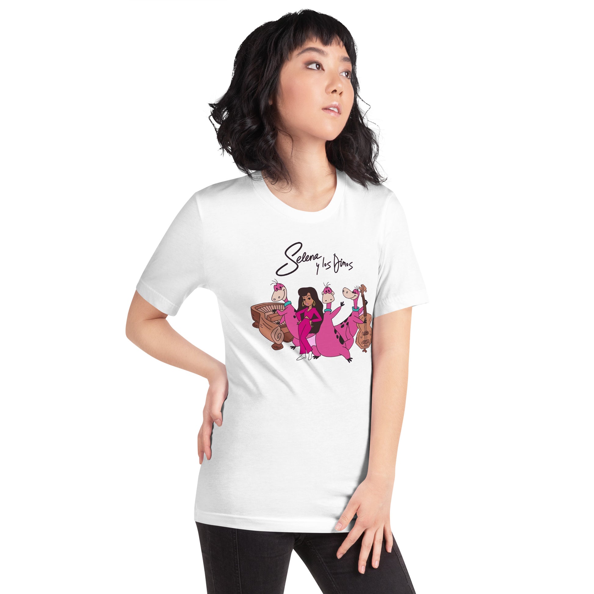 Playera de Selena y los Dinos, Descubre calidad excepcional y estampados duraderos. Encuentra estilo y orgullo en cada prenda. Compre en LOSMIOS!