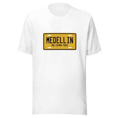 Muestra tu orgullo colombiano con la Camisa Medellín una chimba. Diseñada con los mejores materiales y un estampado duradero.