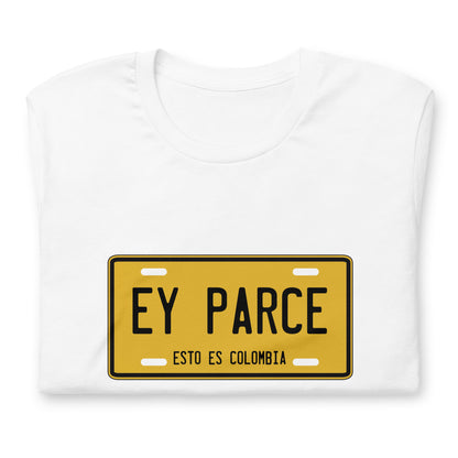 Muestra tu orgullo colombiano con la Camiseta Placa Ey Parce. Diseñada con los mejores materiales y un estampado duradero.