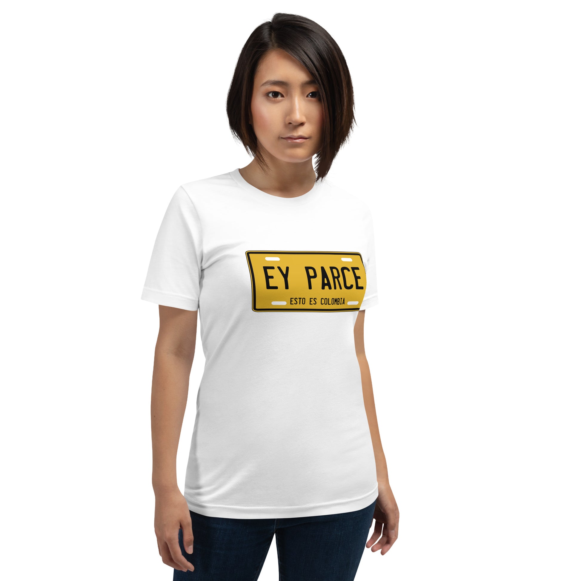 Muestra tu orgullo colombiano con la Camiseta Placa Ey Parce. Diseñada con los mejores materiales y un estampado duradero.